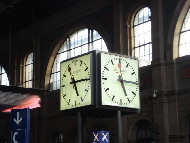 Relógio ― modelo oficial da Rede Ferroviária Suíça