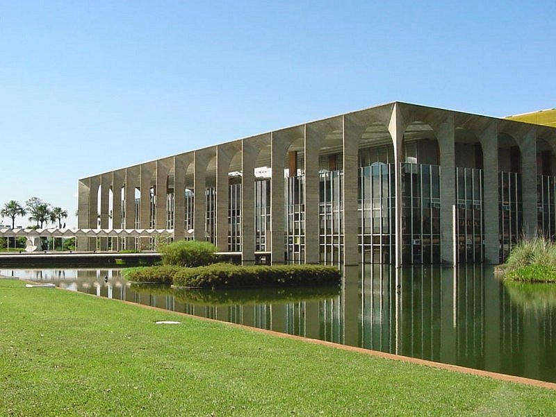 Palácio do Itamaraty e seu espelho d'água
