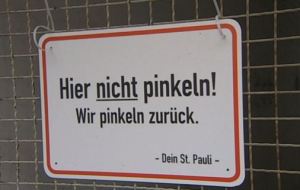Não urinar aqui! Urinamos de volta.